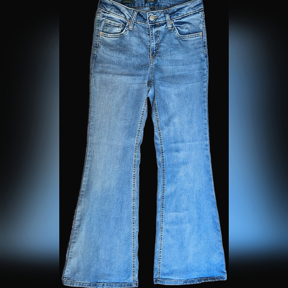 Size 6 Wild Fable jeans high rise, flare leg, medium wash